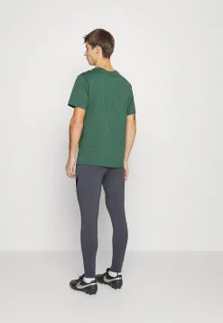 Nike Performance Herren PARIS ST GERMAIN PANT - Vereinsmannschaften - Dark Grey/black/siren Red 7 Nike Performance Herren PARIS ST GERMAIN PANT - Vereinsmannschaften - Dark Grey/black/siren Red -Angebote Nike Store 00bd4cbe347e46edbce31700274cb999