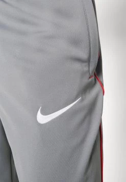 Nike Performance Herren FC LIBERO PANT - Jogginghose - Cool Grey/habanero Red/white -Angebote Nike Store 012a8e1d8c764e53ade5d7777d2a638a