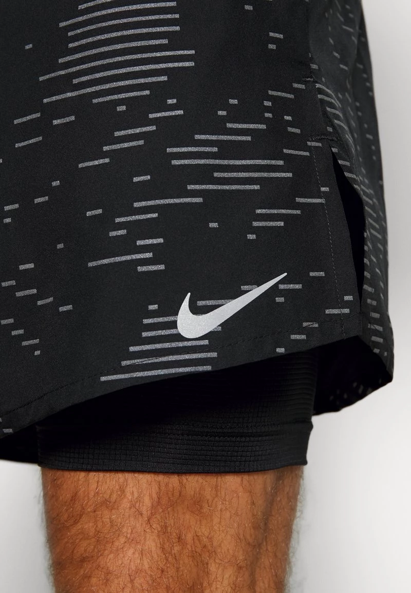 Nike Performance Herren RUN DIVISION FLEX STRIDE 2-IN-1 5INCH - Kurze Sporthose - Black/silver 6 Nike Performance Herren RUN DIVISION FLEX STRIDE 2-IN-1 5INCH - Kurze Sporthose - Black/silver – Bild 6