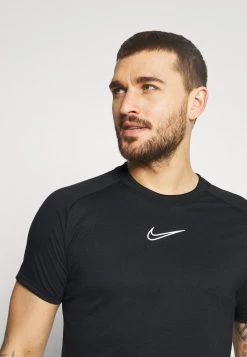 Nike Performance Herren DRY - T-Shirt Print - Black/black/white -Angebote Nike Store 05b855b2ecee4204a7cdb15e5b1b38fc