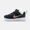 Nike Performance REVOLUTION 6 TDV UNISEX - Laufschuh Neutral - Black/metallic Red Bronze/mint Foam/canyon Purple