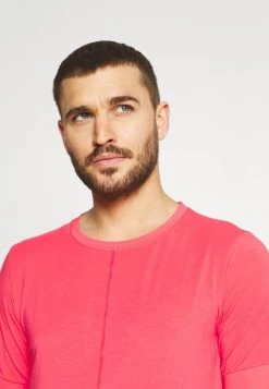 Nike Performance M NK DRY TOP - T-Shirt Basic - Fusion Red | Herren -Angebote Nike Store 08b9233670014c178870fa32a1cf211e