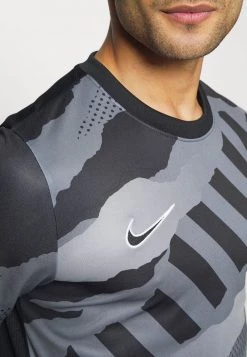 Nike Performance Herren T-Shirt Print - Black/cool Grey/white 11 Nike Performance Herren T-Shirt Print - Black/cool Grey/white -Angebote Nike Store 0904944da1db4c39b1bf3b691d050c1d