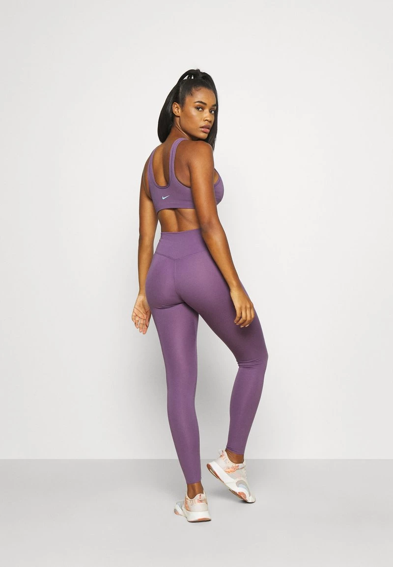 Nike Performance Sport-BH Mit Mittlerer Stützkraft - Amethyst Smoke/copa | Damen 3 Nike Performance Sport-BH Mit Mittlerer Stützkraft - Amethyst Smoke/copa | Damen – Bild 3