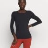 Nike Performance Damen THE YOGA LUXE - Langarmshirt - Black/dark Smoke Grey