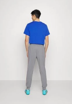 Nike Performance Herren FC LIBERO PANT - Jogginghose - Cool Grey/habanero Red/white -Angebote Nike Store 0b9d1ebcb23148f7adcfd9ef41a010d1