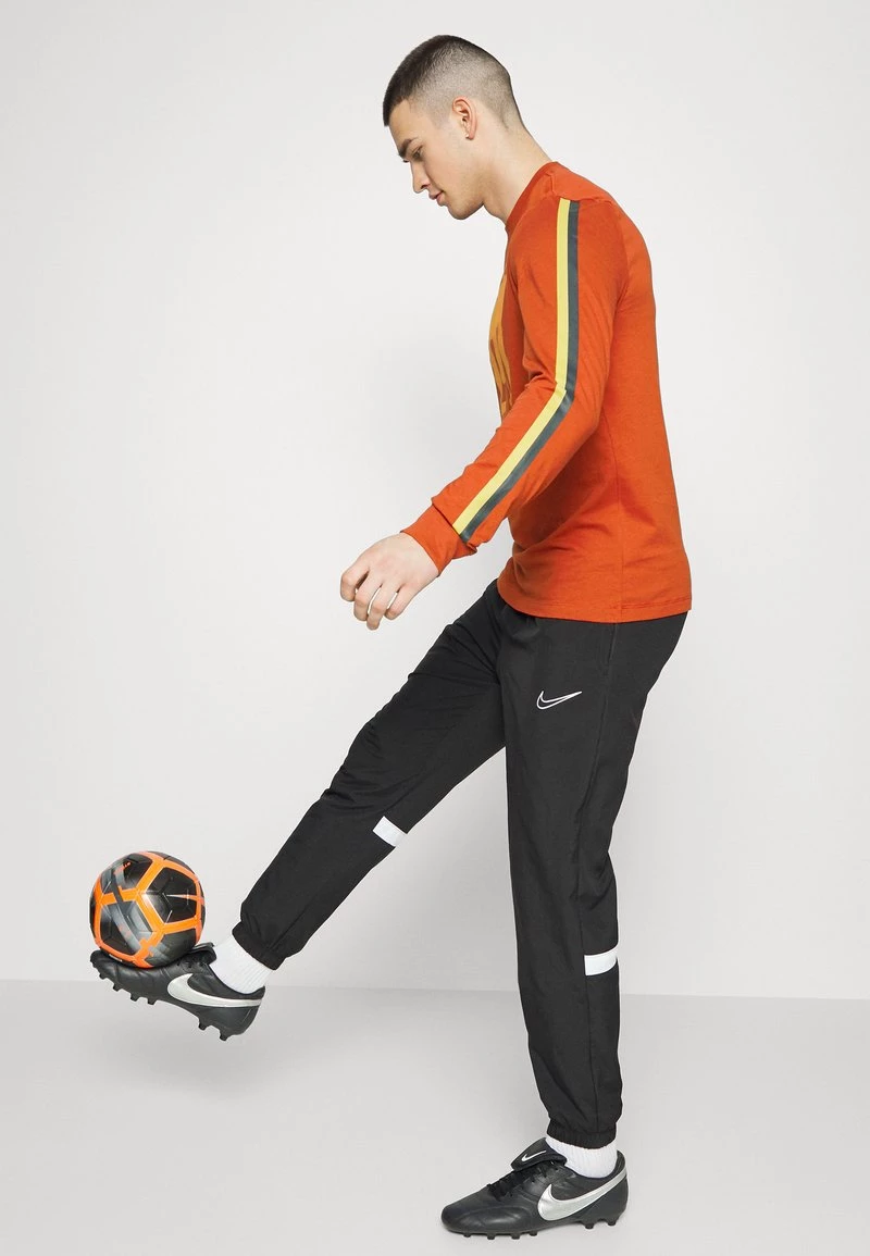 Nike Performance Herren PUMAS VOICE TEE - Langarmshirt - Firewood Orange 4 Nike Performance Herren PUMAS VOICE TEE - Langarmshirt - Firewood Orange – Bild 4