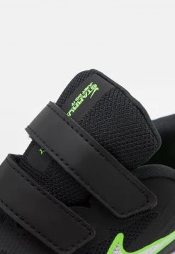 Nike Performance STAR RUNNER 3 UNISEX - Laufschuh Neutral - Black/chrome/dark Smoke Grey/green Strike -Angebote Nike Store 0faf344c06c849a3b21b67e6a9a5309e