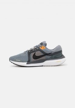 Nike Performance Herren AIR ZOOM VOMERO 16 - Laufschuh Neutral - Cool Grey/black/anthracite/kumquat/total Orange/light Iron Ore