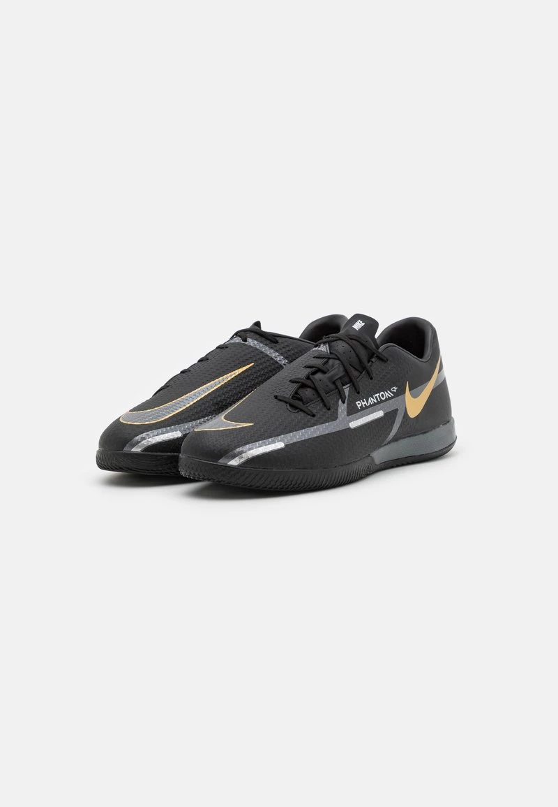 Nike Performance Unisex PHANTOM GT2 ACADEMY IC - Fußballschuh Halle - Black/metallic Dark Grey/metallic Gold 2 Nike Performance Unisex PHANTOM GT2 ACADEMY IC - Fußballschuh Halle - Black/metallic Dark Grey/metallic Gold – Bild 2