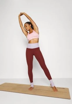 Nike Performance Damen LUXE 7/8 - Tights - Oxen Brown/doll/grey Fog 10 Nike Performance Damen LUXE 7/8 - Tights - Oxen Brown/doll/grey Fog -Angebote Nike Store 11c647d1728f4be98decd7c54ee93039