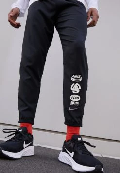Nike Performance Herren PANT - Jogginghose - Black -Angebote Nike Store 13ee635e101a4a959a6d0ae4ad39b45a