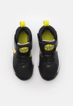 Nike Performance TEAM HUSTLE 9 UNISEX - Basketballschuh - Black/high Voltage/light Smoke Grey -Angebote Nike Store 1429e9d9e29542b4a851cc9adfa88caf