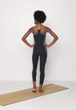 Nike Performance Damen LUXE JUMPSUIT 7/8 - Turnanzug - Black/medium Ash/iron Grey -Angebote Nike Store 14673278950b4e85aa12200fb8ccc1e0