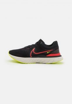 Nike Performance Herren REACT INFINITY RUN 3 - Laufschuh Neutral - Black/siren Red/team Red/volt/phantom