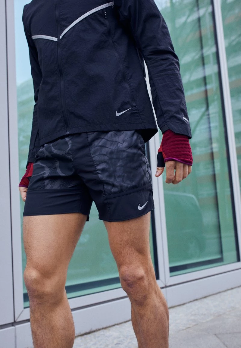 Nike Performance Herren STRIDE - Kurze Sporthose - Black 3 Nike Performance Herren STRIDE - Kurze Sporthose - Black – Bild 3