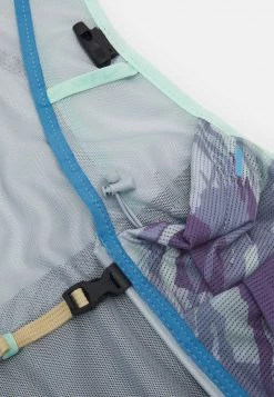 Nike Performance Herren TRAIL VEST PRINTED - Trinkrucksack - Wolf Grey/canyon Purple/mint Foam/dutch Blue 8 Nike Performance Herren TRAIL VEST PRINTED - Trinkrucksack - Wolf Grey/canyon Purple/mint Foam/dutch Blue -Angebote Nike Store 190c0975003441a08386923aa61b6b3a