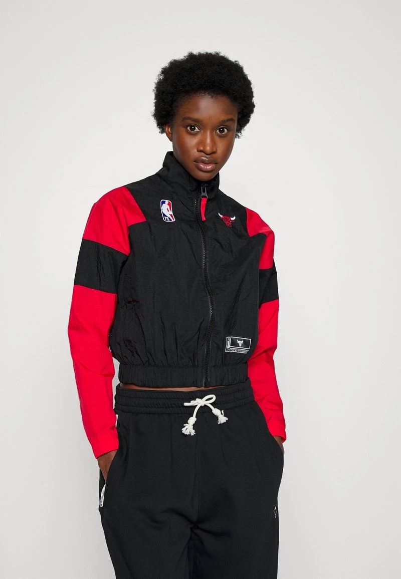 Nike Performance Damen NBA CHICAGO BULLS LIGHTWEIGTH COURSTSIDE JACKET - Trainingsjacke - Black/university Red 1 Nike Performance Damen NBA CHICAGO BULLS LIGHTWEIGTH COURSTSIDE JACKET - Trainingsjacke - Black/university Red