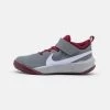 Nike Performance TEAM HUSTLE D 10 UNISEX - Basketballschuh - Smoke Grey/pure Violet/dark Beetroot