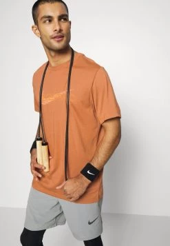 Nike Performance Herren TEE PRO - T-Shirt Print - Orange -Angebote Nike Store 1d7d4c66bbd94cbd8229580336f205eb