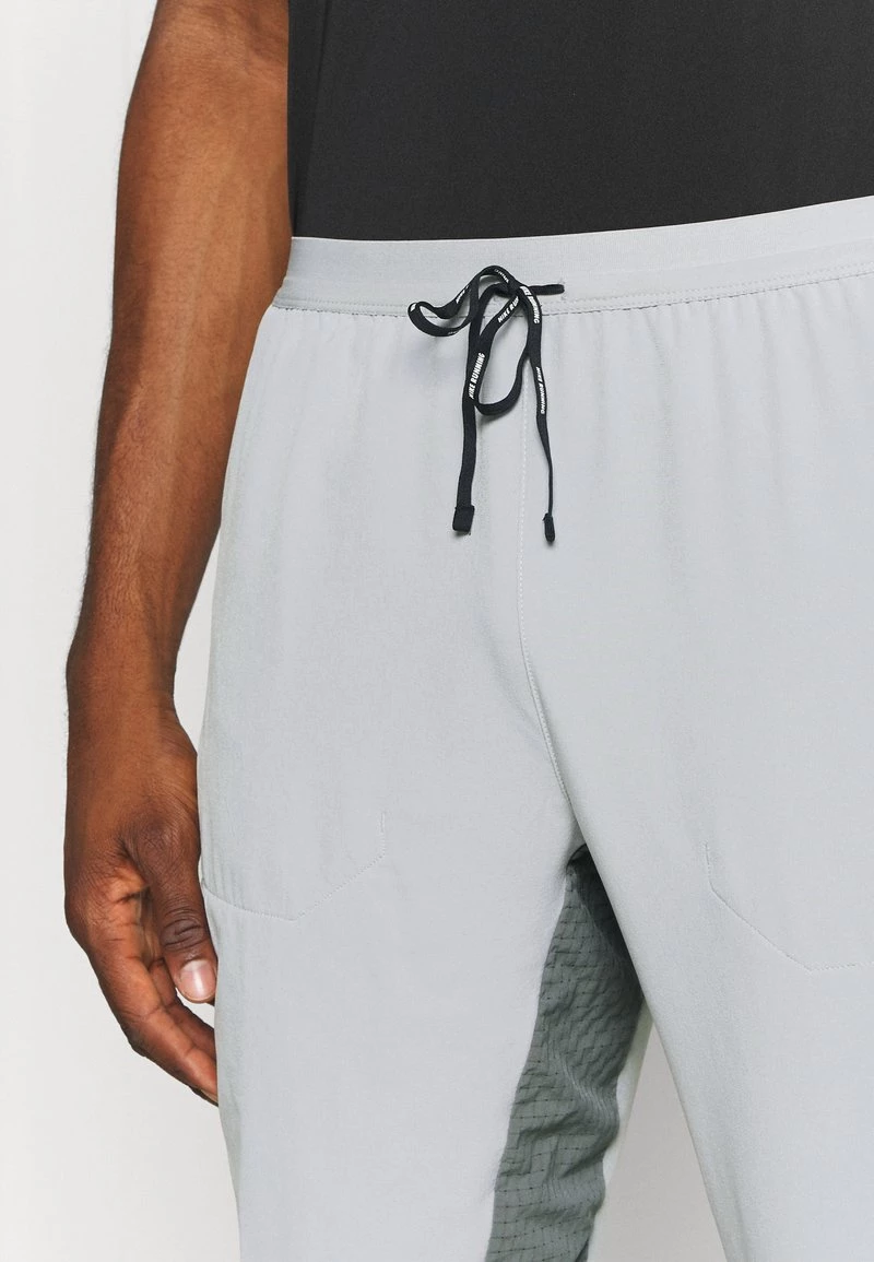 Nike Performance Herren ELITE PANT - Jogginghose - Smoke Grey/reflective Silver 5 Nike Performance Herren ELITE PANT - Jogginghose - Smoke Grey/reflective Silver – Bild 5
