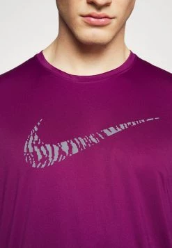 Nike Performance MILER - Sport T-shirt - Sangria | Herren -Angebote Nike Store 1e4d428245044c5980fb2bb0a65b7b5c