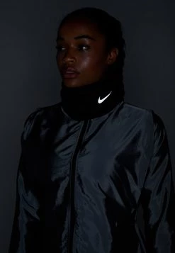 Nike Performance RUN THERMA SPHERE NECKWARMER UNISEX - Schlauchschal - Black/silver -Angebote Nike Store 1eeff94c89154c2ea2a8dff14b01fa96