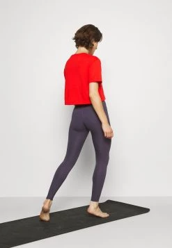 Nike Performance Damen CROP YOGA - T-Shirt Print - Chile Red -Angebote Nike Store 2050310c55244e60aeaa7f62d81ca997