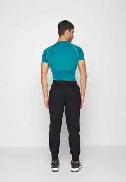 Nike Performance Herren PANT - Jogginghose - Black/iron Grey 8 Nike Performance Herren PANT - Jogginghose - Black/iron Grey -Angebote Nike Store 21751a6e00ef4b7db69e150145a1ec55