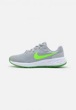 Nike Performance REVOLUTION 6 UNISEX - Laufschuh Neutral - Light Smoke Grey/green Strike/dark Smoke Grey/chrome