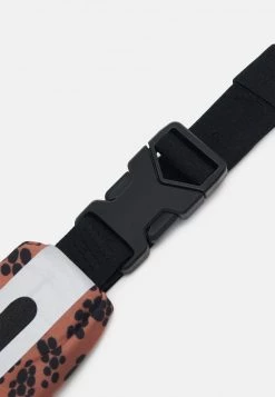 Nike Performance SLIM WAIST PACK 3.0 UNISEX - Gürteltasche - Mineral Clay/black/silver -Angebote Nike Store 22531519100f4e9a973f6b5ea9079bde