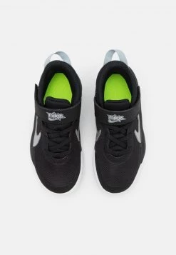 Nike Performance TEAM HUSTLE D 10 UNISEX - Basketballschuh - Black/metallic Silver/volt/white -Angebote Nike Store 228f555d55f64138a94a46c2fb411efd