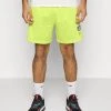 Nike Performance Kurze Sporthose - Atomic Green/black | Herren