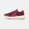 Nike Performance Damen REACT ESCAPE - Laufschuh Neutral - Dark Beetroot/seafoam/archaeo Pink/metallic Mahogany/sail/light Brown