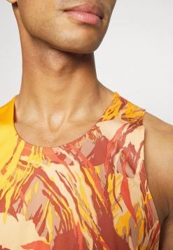 Nike Performance TRAIL RISE TANK - Top - Light Curry/habanero Red | Herren -Angebote Nike Store 2331a060aaeb4e01b0397027918ad633