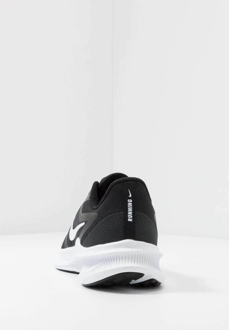 Nike Performance Herren DOWNSHIFTER 10 - Laufschuh Neutral - Black/white/anthracite 4 Nike Performance Herren DOWNSHIFTER 10 - Laufschuh Neutral - Black/white/anthracite – Bild 4