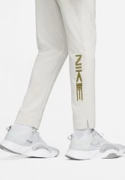 Nike Performance Herren TAPER - Jogginghose - Light Bone 9 Nike Performance Herren TAPER - Jogginghose - Light Bone -Angebote Nike Store 24c2af419cfb4d1b904e21c4d10afa65