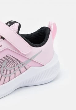 Nike Performance Unisex DOWNSHIFTER 11 - Laufschuh Neutral - Pink Foam/metallic Silver/black/white -Angebote Nike Store 259f99896aea4536b1a44ffeadf69f61