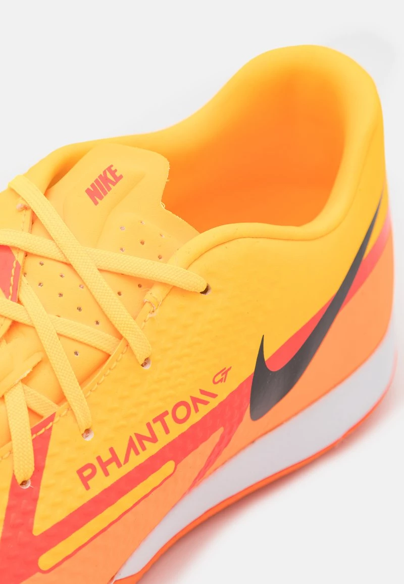 Nike Performance Unisex PHANTOM GT2 ACADEMY IC - Fußballschuh Halle - Laser Orange/black/total Orange 6 Nike Performance Unisex PHANTOM GT2 ACADEMY IC - Fußballschuh Halle - Laser Orange/black/total Orange – Bild 6