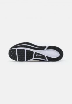 Nike Performance STAR RUNNER 2 UNISEX - Laufschuh Neutral - Black/white/volt 10 Nike Performance STAR RUNNER 2 UNISEX - Laufschuh Neutral - Black/white/volt -Angebote Nike Store 27aeeb03680e4d8daa349fe9fa15768f