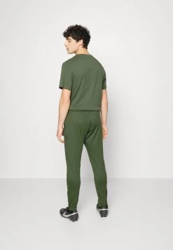 Nike Performance FC PANT - Jogginghose - Carbon Green/white | Herren 8 Nike Performance FC PANT - Jogginghose - Carbon Green/white | Herren -Angebote Nike Store 28af8fe7355641fa97d59560ca7bf1a2