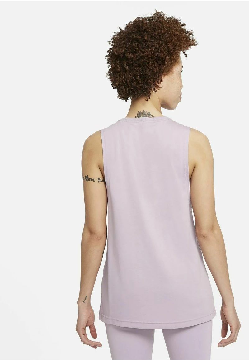 Nike Performance Damen NIKE YOGA-TANKTOP MED GRAFIK - Top - Plum Fog 3 Nike Performance Damen NIKE YOGA-TANKTOP MED GRAFIK - Top - Plum Fog – Bild 3