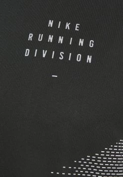 Nike Performance Herren RUN RISE TANK - Top - Black/silver 5 Nike Performance Herren RUN RISE TANK - Top - Black/silver -Angebote Nike Store 2c7382e1432f4ac89b120eb127c0e28e