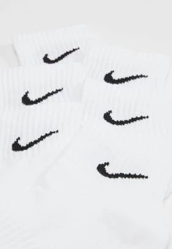 Nike Performance EVERYDAY CUSH 3 PACK UNISEX - Sportsocken - White/black 5 Nike Performance EVERYDAY CUSH 3 PACK UNISEX - Sportsocken - White/black -Angebote Nike Store 2d7e34ba55624d16bee00d775022341f