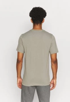 Nike Performance Herren TEE TRAINING - T-Shirt Print - Light Army -Angebote Nike Store 2dbf0930bfa14c7e98a0962835674fd2