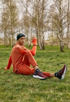 Nike Performance Herren REACT MILER 3 - Laufschuh Neutral - Black/white/siren Red-volt