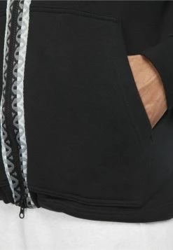 Nike Performance Herren KYRIE MED FULLÄNGD - Sweatjacke - Black Chile Red Chile Red 9 Nike Performance Herren KYRIE MED FULLÄNGD - Sweatjacke - Black Chile Red Chile Red -Angebote Nike Store 2dff8b1d9dd04fafb2e31fa5681e468a