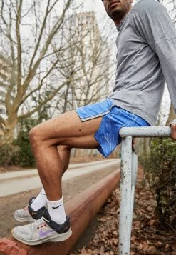 Nike Performance Herren STRIDE - Kurze Sporthose - Medium Blue/silver -Angebote Nike Store 2e205e3e078642fca9b03628867b8a11