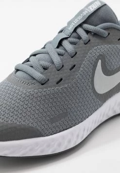 Nike Performance REVOLUTION 5 UNISEX - Laufschuh Neutral - Cool Grey/pure Platinum/dark Grey -Angebote Nike Store 2fdcc6a49b8f4283b2ce60402facc870