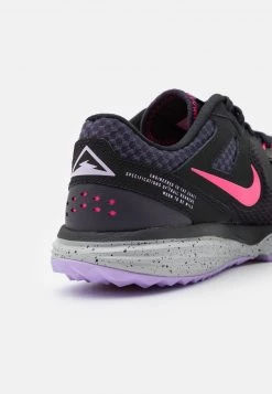 Nike Performance JUNIPER TRAIL - Laufschuh Trail - Black/hyper Pink/cave Purple/lilac/light Smoke Grey | Damen -Angebote Nike Store 31d94859d9314a1098b4dcbe436a844e